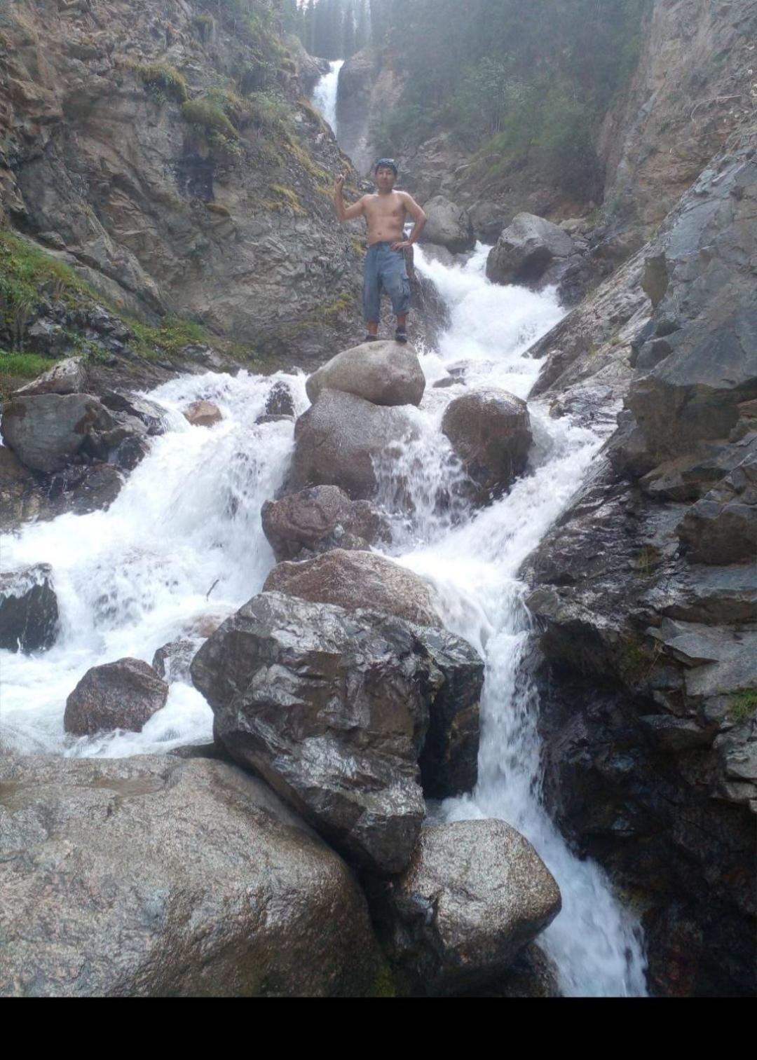 Waterfall In The Yard Karakol Exteriör bild